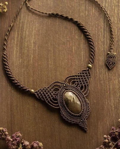 گردنبند چوکر سنگ طبیعی و مکرومه
